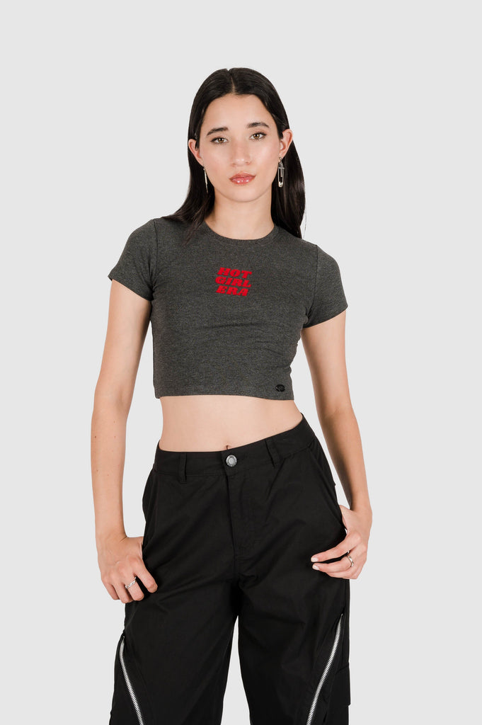 Polo Crop Rick 🇵🇪 Now Peru Gris Oscuro XS 